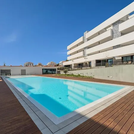 Luxury 3br Sea Views, Pool, Sauna, Gym * لاغوس