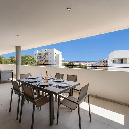 شقة Luxury 3br Sea Views, Pool, Sauna, Gym *
