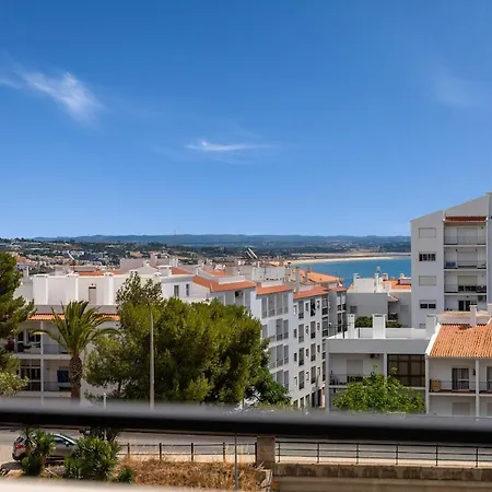 Luxury 3br Sea Views, Pool, Sauna, Gym * لاغوس