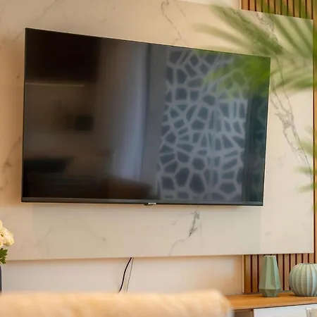 Luxury 3br Sea Views, Pool, Sauna, Gym * 라고스