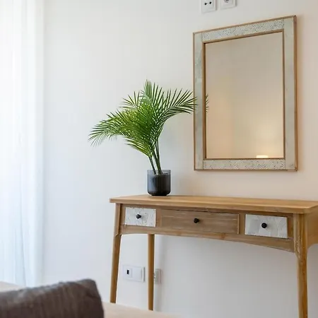 Luxury 3br Sea Views, Pool, Sauna, Gym 라고스