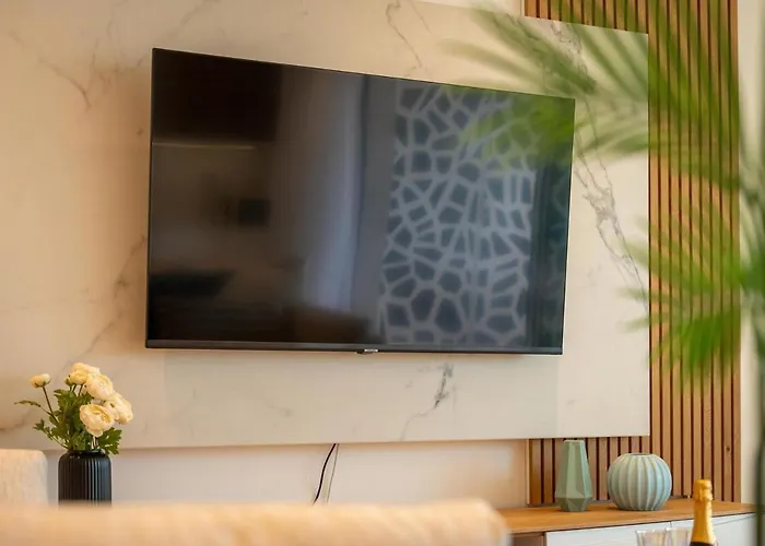 Luxury 3br Sea Views, Pool, Sauna, Gym * Lagos