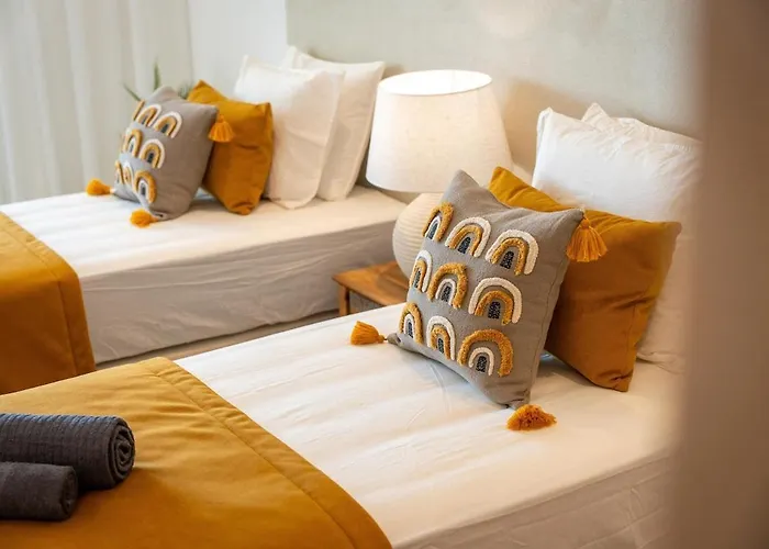 Luxury 3br Sea Views, Pool, Sauna, Gym