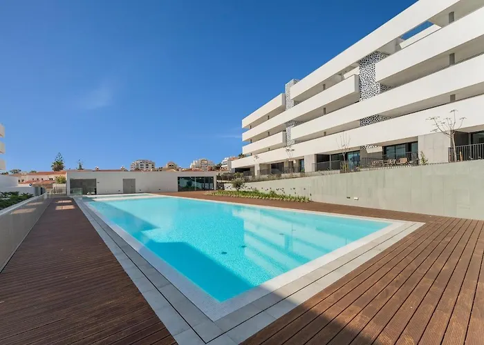 Luxury 3br Sea Views, Pool, Sauna, Gym * Lagos