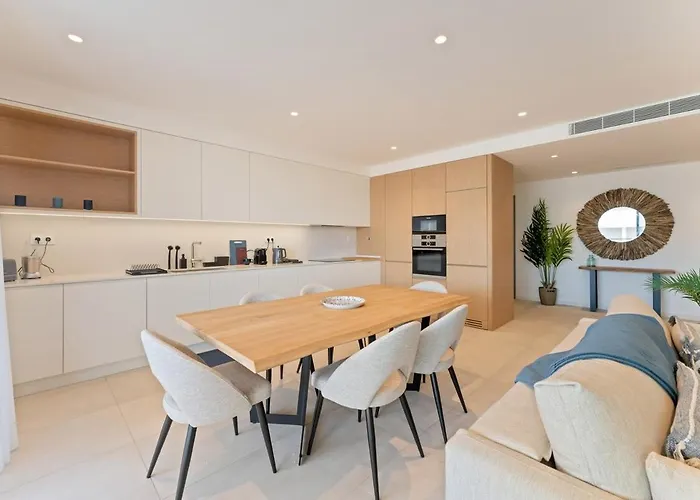 Apartament Luxury 3br Sea Views, Pool, Sauna, Gym