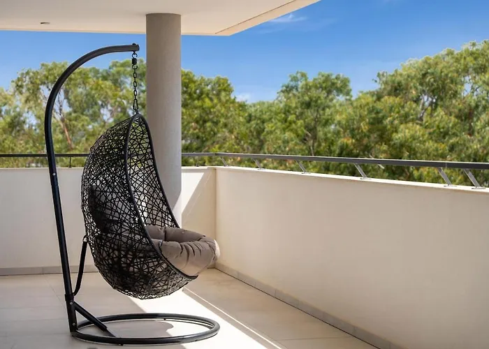 Luxury 3br Sea Views, Pool, Sauna, Gym *