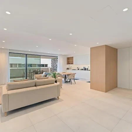 Luxury 3br Sea Views, Pool, Sauna, Gym *