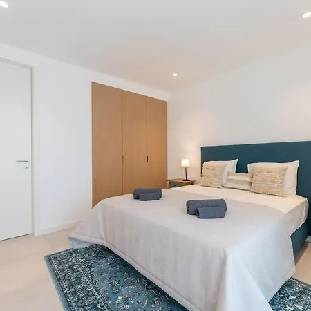 Luxury 3br Sea Views, Pool, Sauna, Gym *