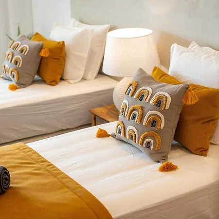 Luxury 3br Sea Views, Pool, Sauna, Gym