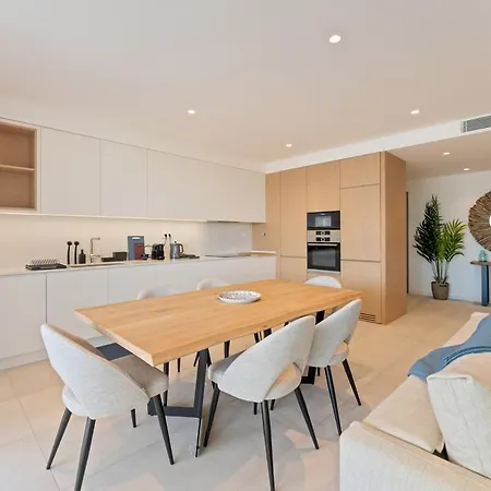 Apartmán Luxury 3br Sea Views, Pool, Sauna, Gym