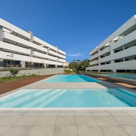 Luxury 3br Sea Views, Pool, Sauna, Gym Apartmán *