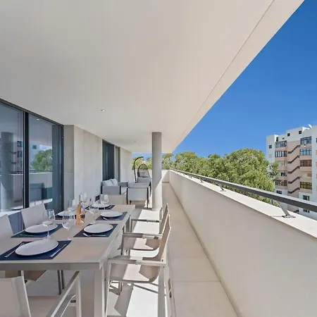 Luxury 3br Sea Views, Pool, Sauna, Gym Lagos