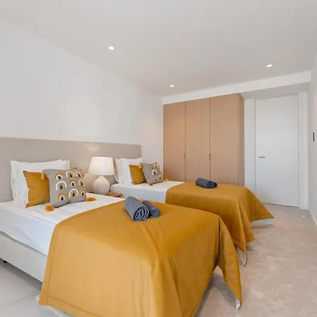 Luxury 3br Sea Views, Pool, Sauna, Gym Lagos
